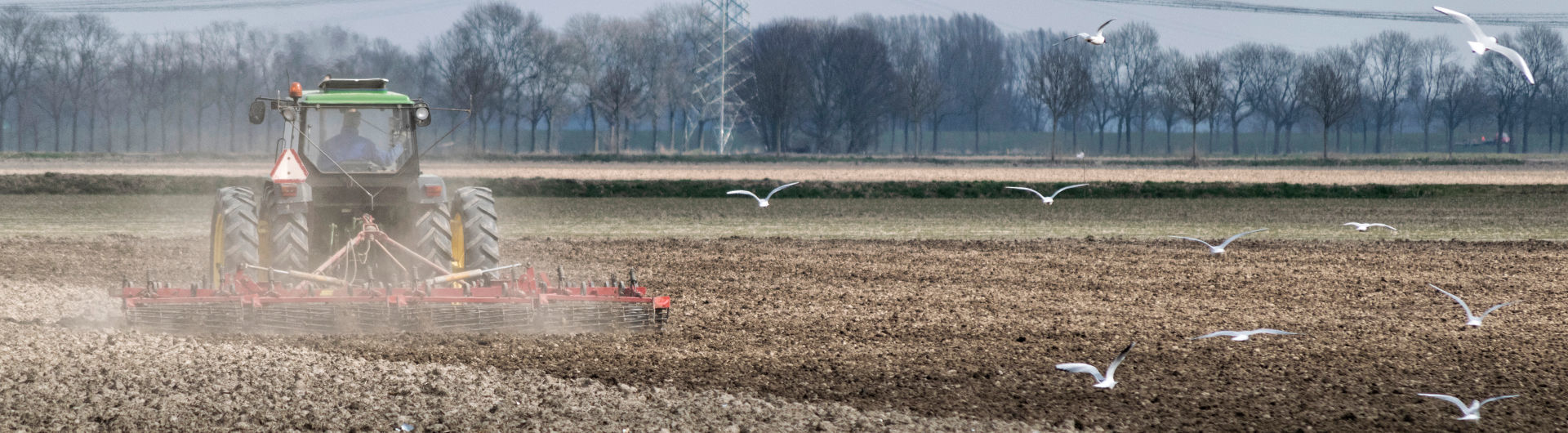 Voedsel en bodem traktor - CC0 Paul van der Velde via Pxhere